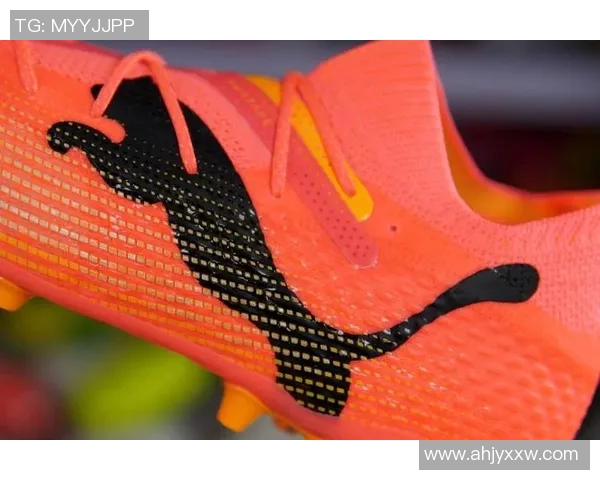 哪位足球明星偏爱穿黄色足球鞋成为场上亮点引领潮流 哪位足球明星偏爱穿黄色足球鞋成为场上亮点引领潮流