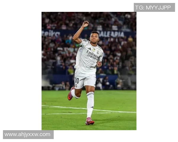 姆巴佩:从天赋少年到足球巨星的崛起与荣耀之路 姆巴佩:从天赋少年到足球巨星的崛起与荣耀之路